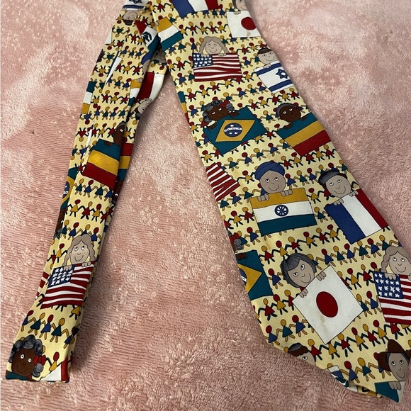 International Flag Pattern Tie - Picture 4 of 8